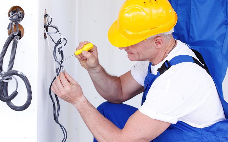 taux horaire électricien La Courneuve