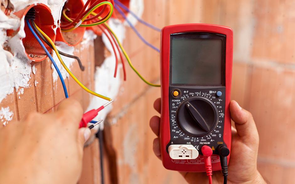 taux horaire électricien La Courneuve