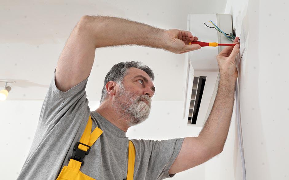 taux horaire électricien La Courneuve